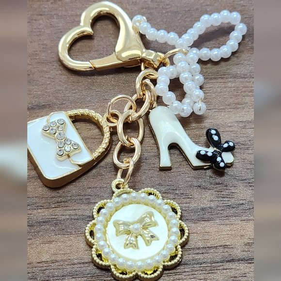 Gold and White Key Holder - Picture 4 of 5